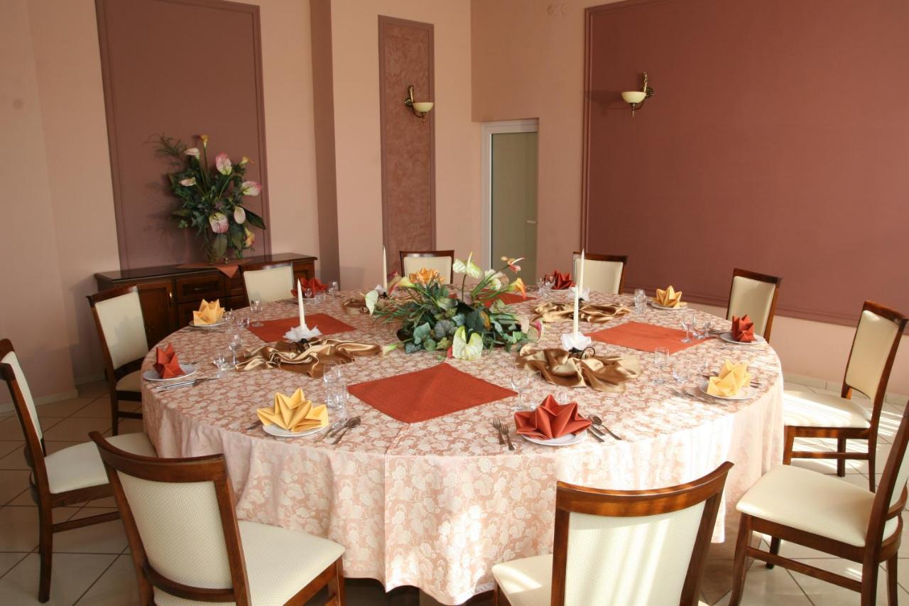 Kompleks Restauracyjno-Noclegowy Rubikon Lublin Exteriör bild